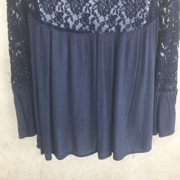 Mudd Blue Summer Cotton Blend Lace Top with Bell Sleeves Women's Size L - Picture 8 of 15